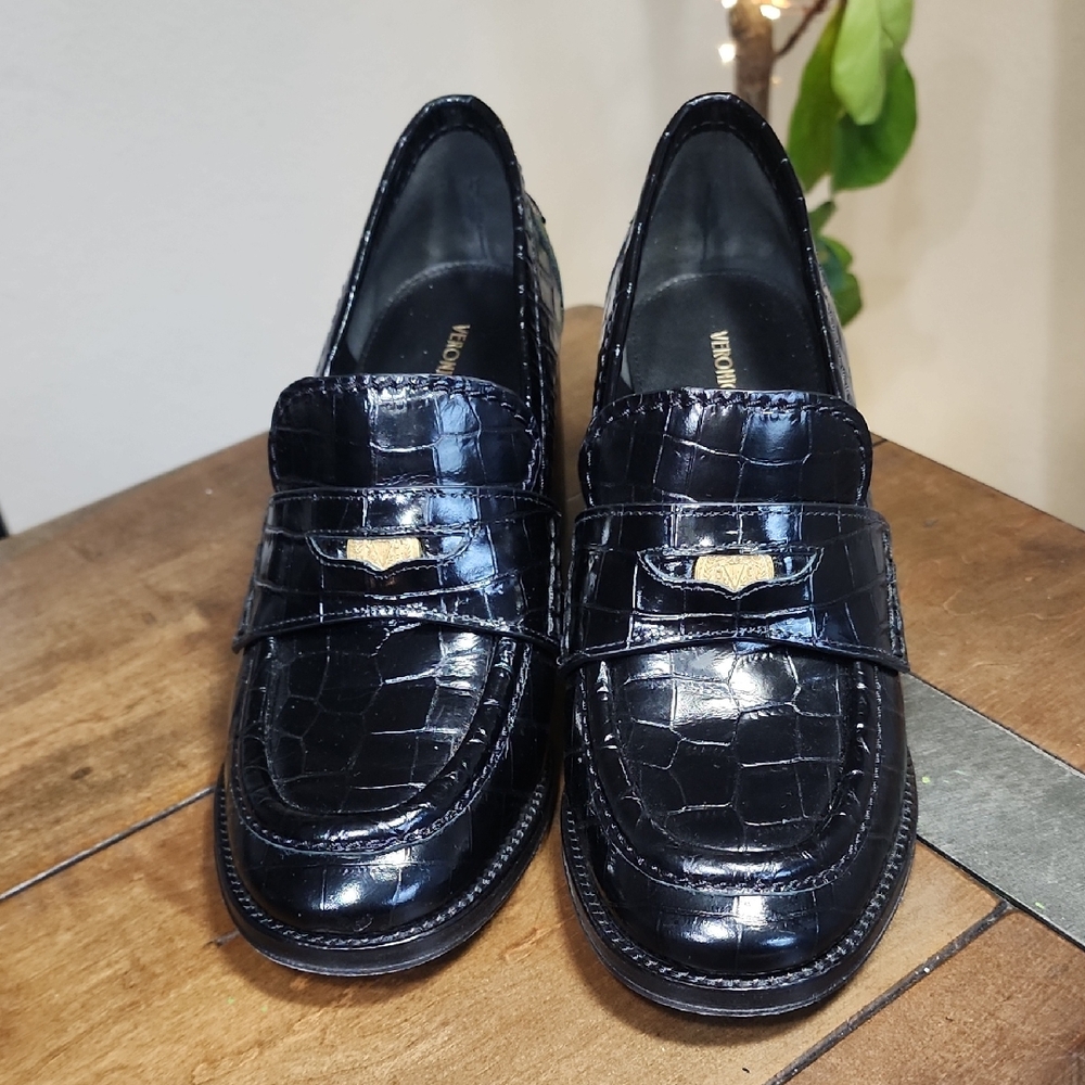 Veronica Beard Penny 70mm heeled loafers in black croc-embossed leather